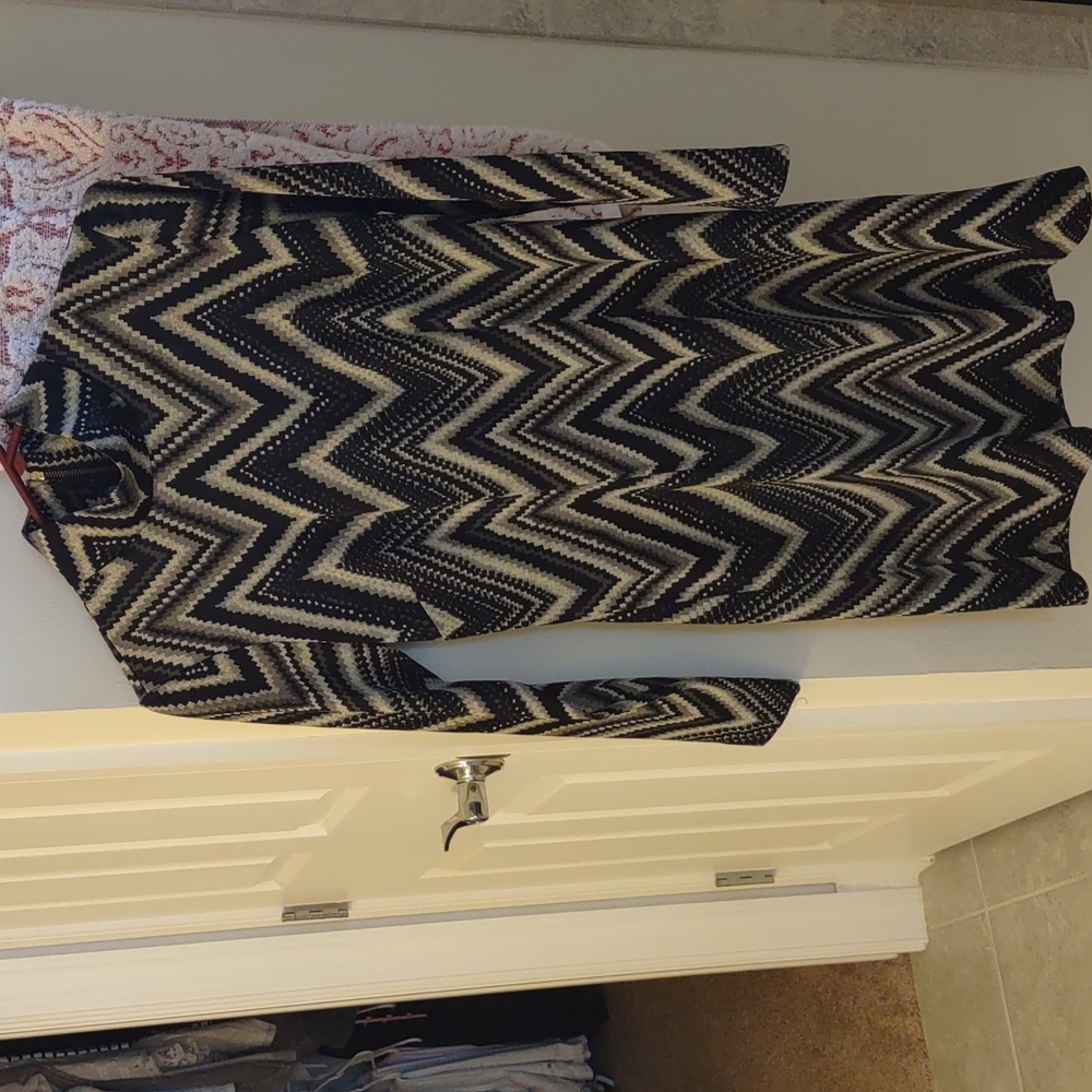 So Figure Flattering.Zig Zag Pattern - image 2